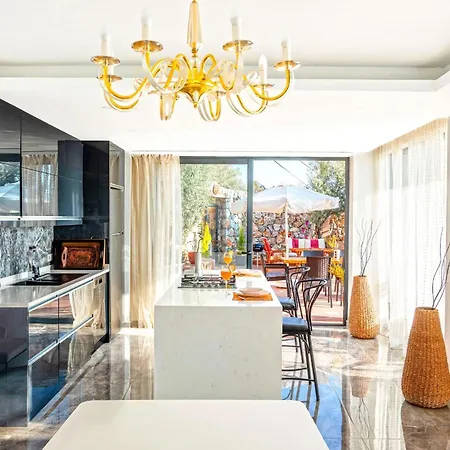 Om, 4 Bdr Stylish Kalkan Private Pool * Κας